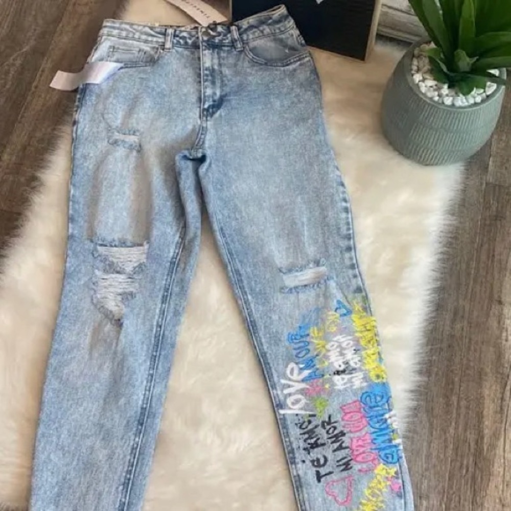 TINSELTOWN HI RISE MOM GRAFFITI Jeans
